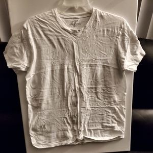 DKNY Men's Large Cotton Crew Neck White T-Shirt.